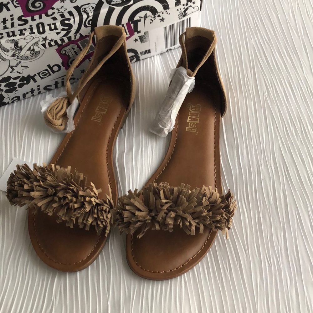 FLAT FLIP FLOP SANDALS